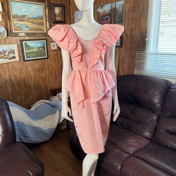 Vintage Peach Ruffle Dress - Picture 3 of 8